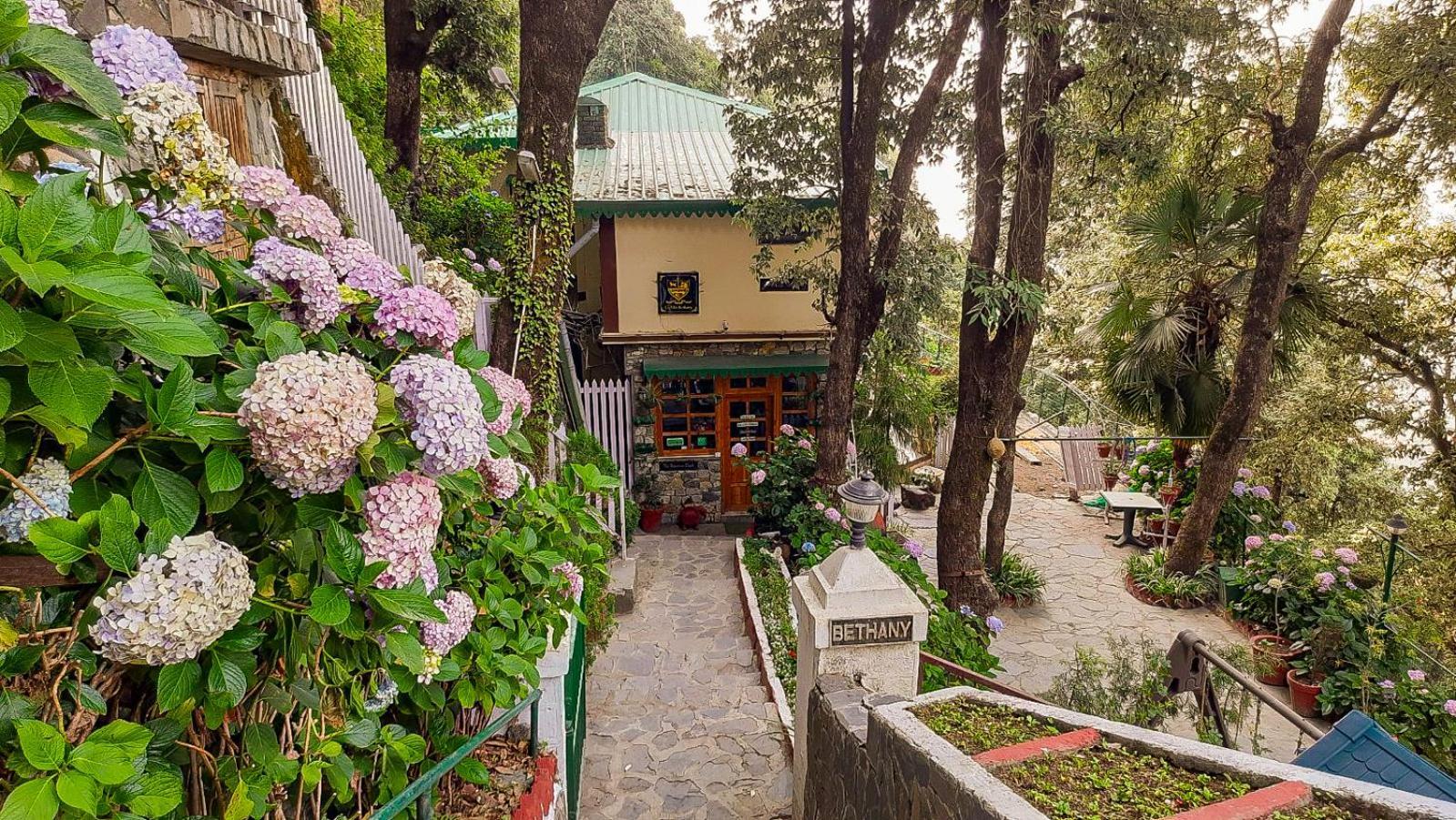 La Villa Bethany Mussoorie Exteriör bild